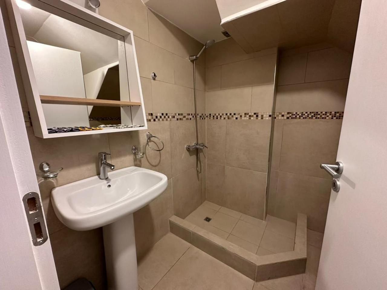 Aunaisin - Apartamentos 9 De Julio 52 أوشويا المظهر الخارجي الصورة